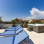 Azuro סבטי פיליפ אי ג'קוב