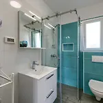 Azuro * Sveti Filip i Jakov